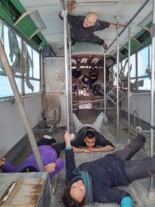 On s'amuse dans le bus de la Cité des Arts de la Rue !